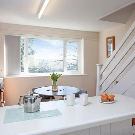 117 Atlantic Reach-uk32918